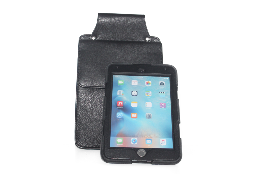 Holster D12 Zwart Afsluitbaar. Geschikt voor IPad mini, met beschermklep 6351