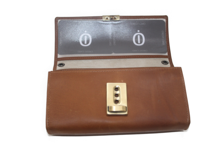 Koopmansbeurs D met drietraps-sluiting Cognac met riemlus 6110C