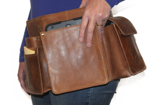 Heupschort 3-delig links voor IPad, pin-divice en horeca portemonnee Cognac 6623C