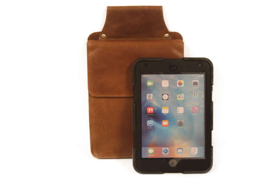 Holster D12  Hunter Afsluitbaar. Geschikt voor IPad mini, met beschermklep 6351H