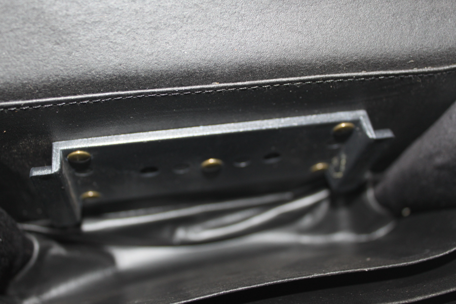 Horeca portemonnee geschikt voor munthouder 6406ZSB Slot sluiting met nylon band en rits voor bv. fooi